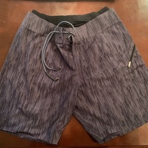 Lululemon El Current Board Shorts w/ Liner 34